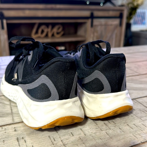 ♥️ New Balance Fresh Foam Tennis Shoe - Picture 5 of 9